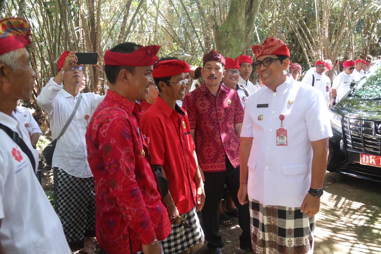 BUNGAN DESA  MUNDEH KAUH